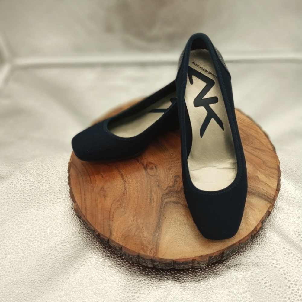 Anne Klein Sport - Women's Wisher Wedge w/ Rounded Closed Toe in Navy - 6M